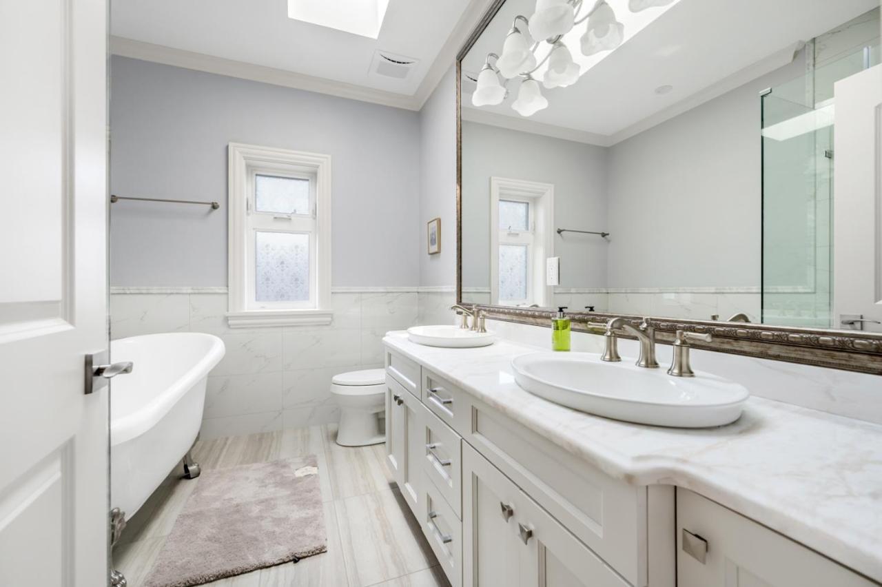 Vancouver Haven: Luxurious Private Bedroom Near Attractions 外观 照片