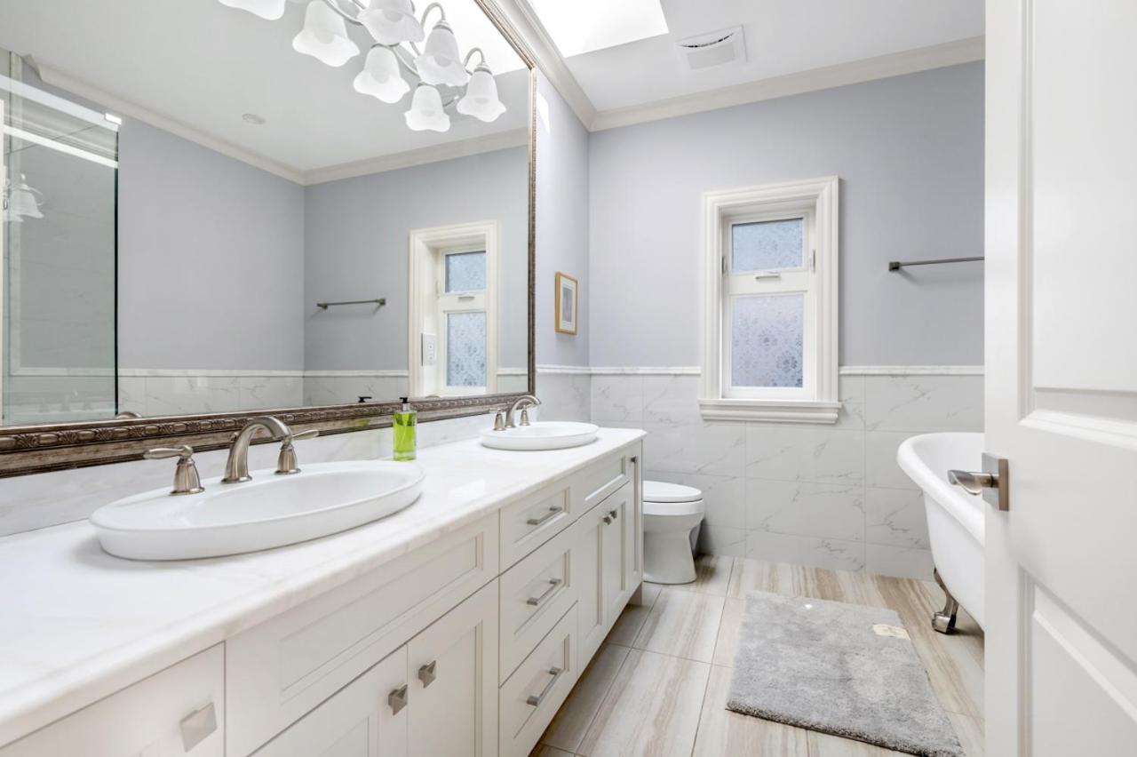 Vancouver Haven: Luxurious Private Bedroom Near Attractions 外观 照片